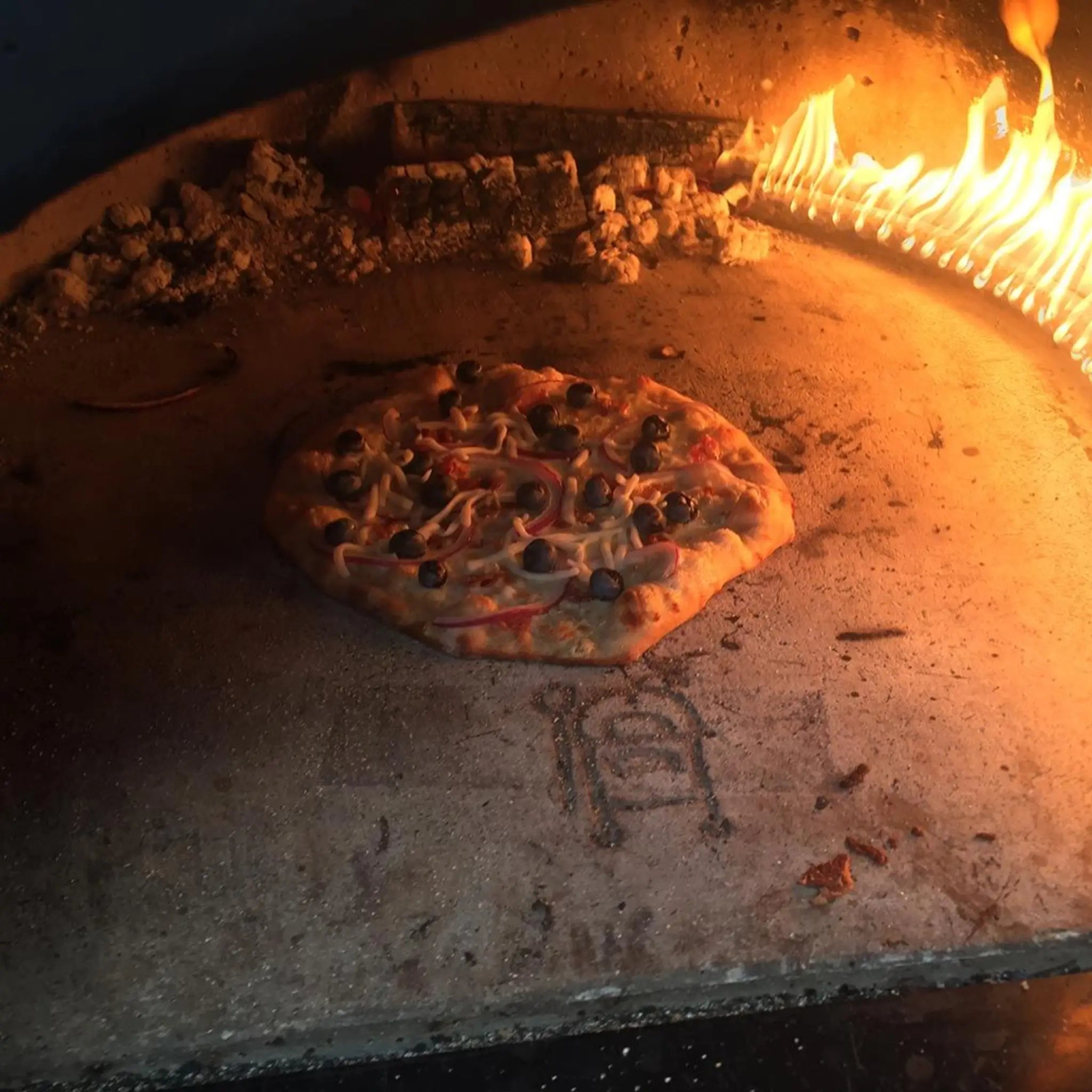 Di Napoli Series Built-In Dual Fuel Pizza Oven – Electronic Ignition &amp; Wood Fire Hybrid - Inside View